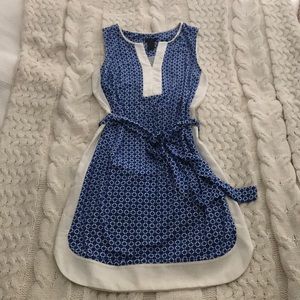 Sleeveless tie-waist dress